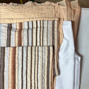 Daybed skirt with 3 shams